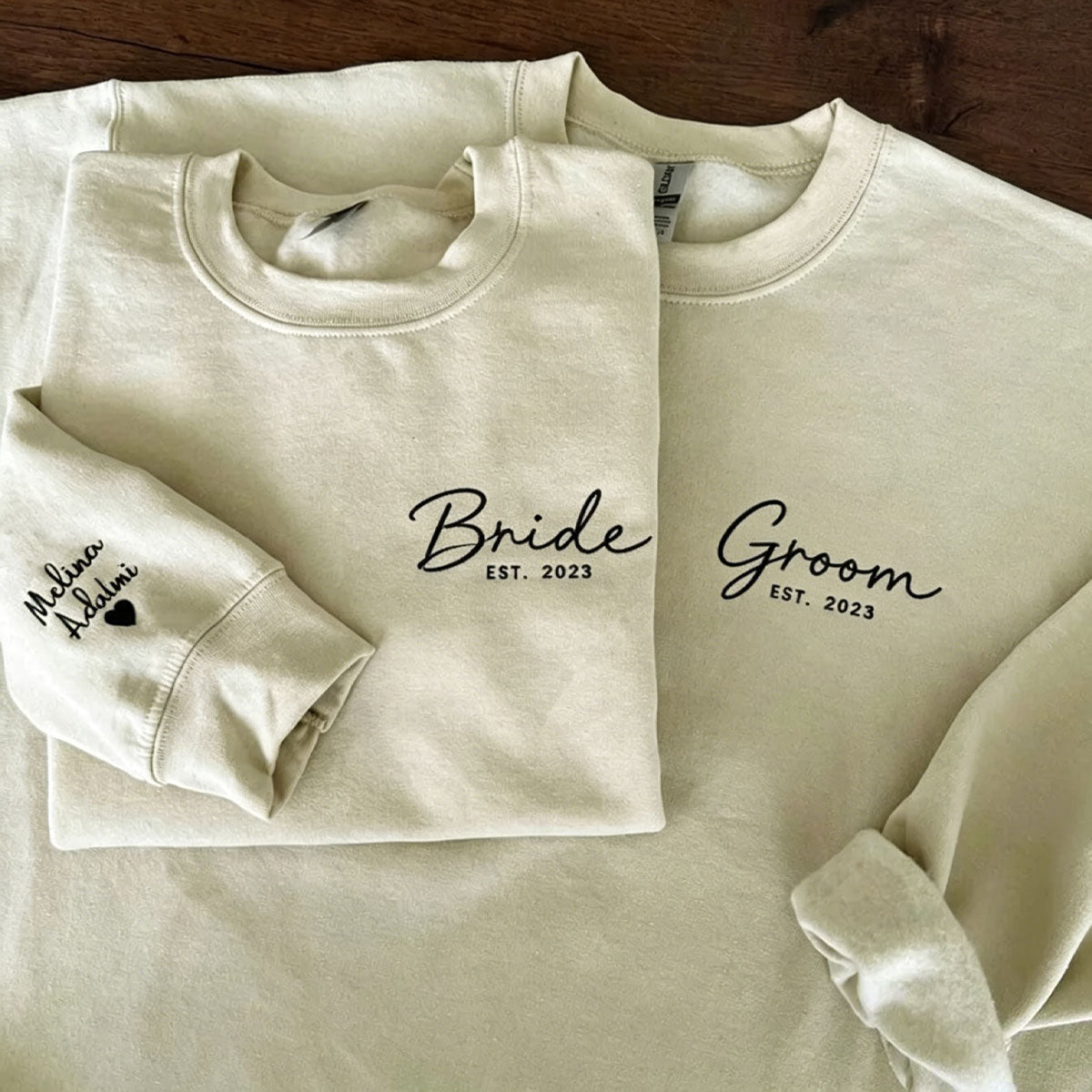 Custom Mama Dad Embroidered Sweatshirt With Names On Sleeve Secondary image
